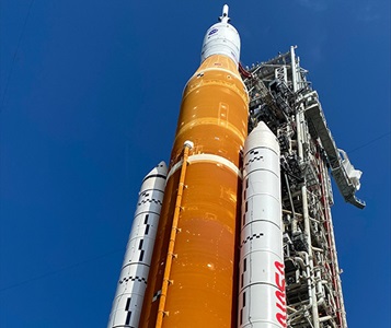 Civil-Motors-News rocket on launch pad