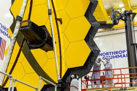 Northrop Grumman Celebrates Webb Telescope’s Arrival at Lagrange Point 2 James Webb Space Telescope in large building