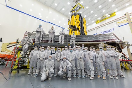 Northrop-Grumman-Receive-Aviation-Week-Grand-Laureate-Award Northrop Grumman Webb team in front of the James Webb Space Telescope in cleanroom